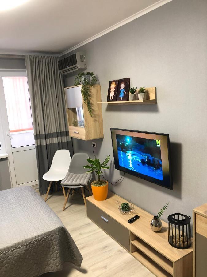 Новая Красивая Квартира. Tcherkassy Extérieur photo