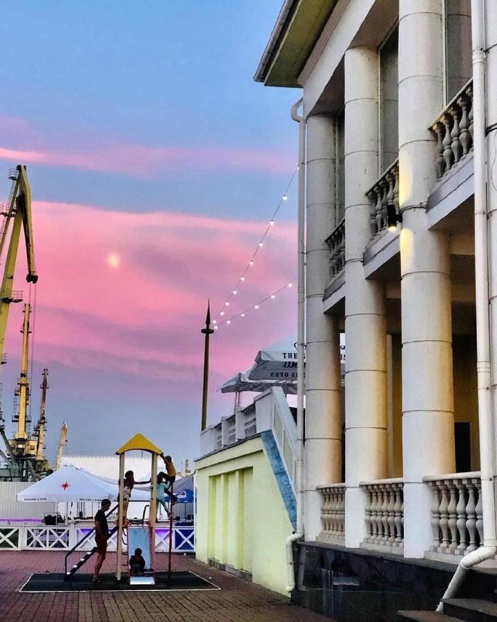 Новая Красивая Квартира. Tcherkassy Extérieur photo